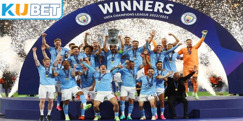 Champions League áp dụng thể thức một bảng xếp hạng chung gồm 36 đội